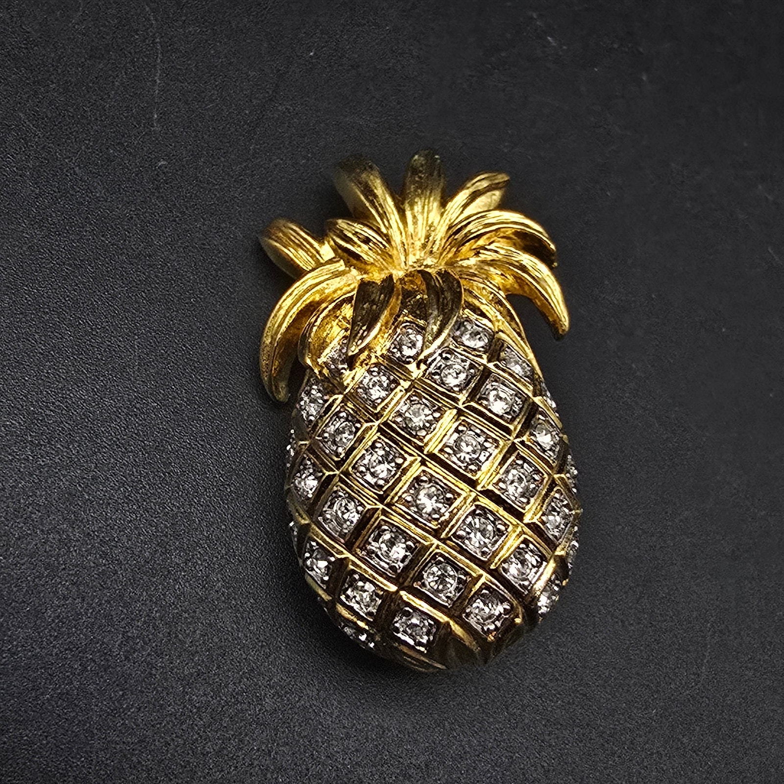 Gold Tone Rhinestone Pineapple Fruit Brooch Gold Tone Rhinestone Pineapple Fruit Brooch